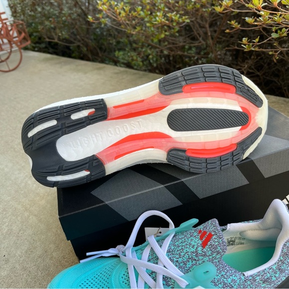 Adidas Ultraboost Light Flash Aqua Running Shoes Men 8.5 Women 10 NEW IE1692 - Picture 4 of 6